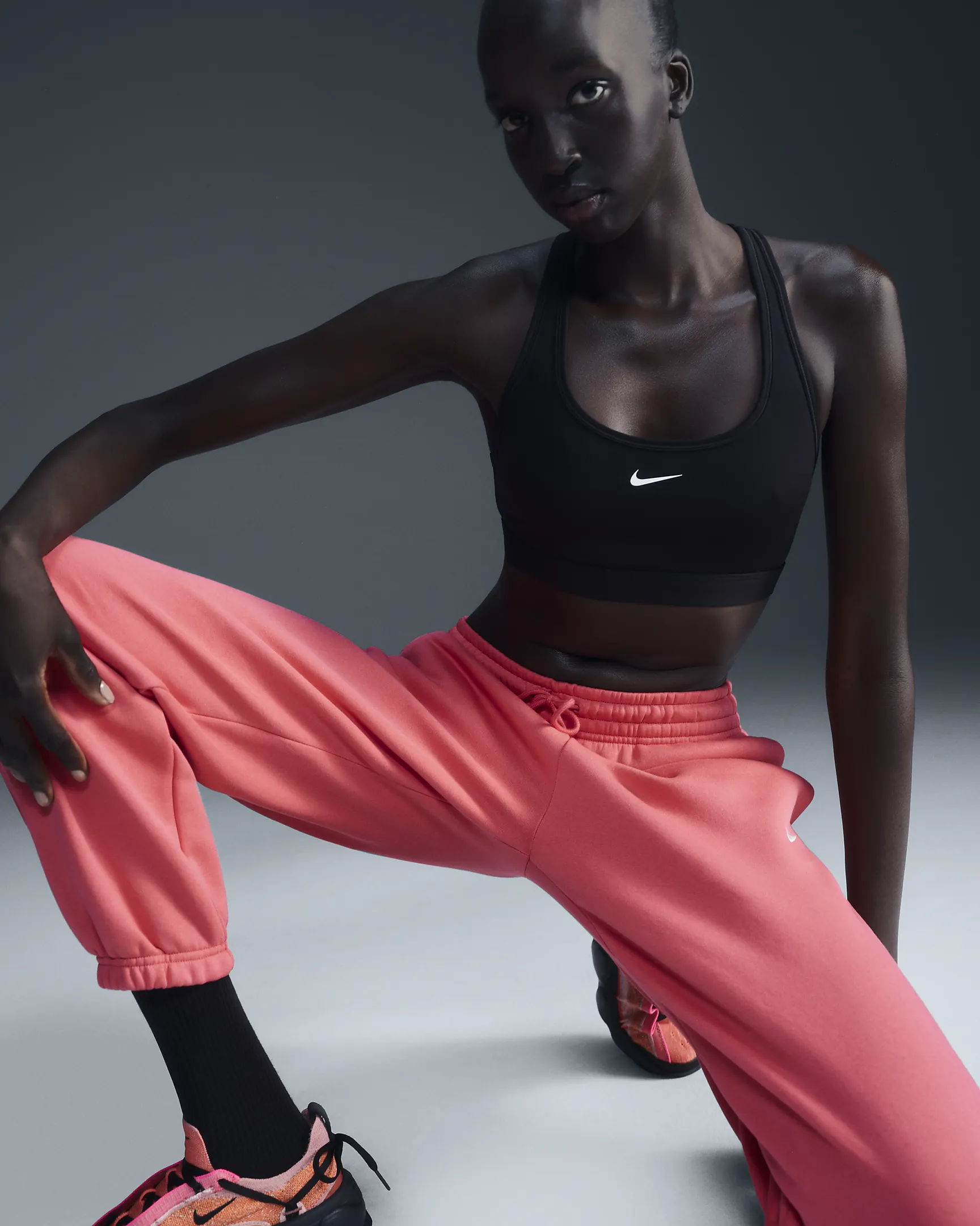 Nike Swoosh Light Support Women’s Non Padded Sports Bra DX6817-100